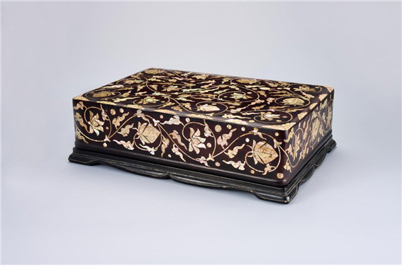 국립중앙박물관회 젊은친구들(YFM)이 기증한 조선시대 나전함.  국립중앙박물관 제공