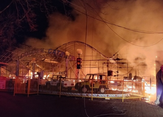 19일 오전 발생한 화재로 동물 100여 마리가 폐사한 금오랜드. 경북소방본부 제공
