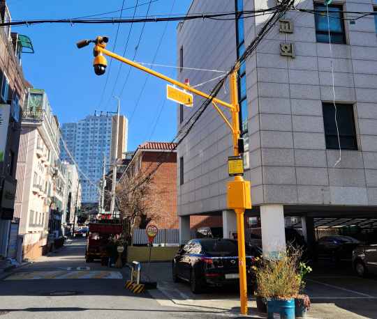 2022년 서울 중랑구 신내동에 설치한 다목적 CCTV. 중랑구청 제공