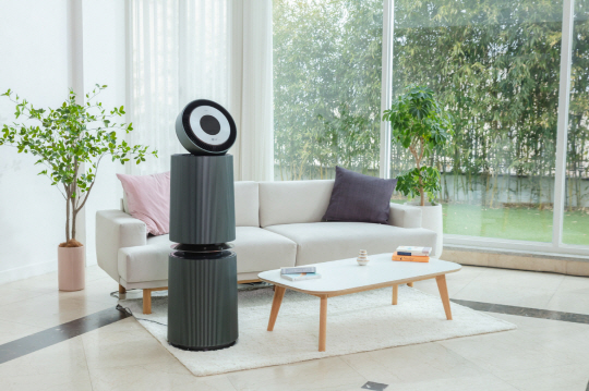 LG전자가 최근 출시한 2023년형 ‘LG 퓨리케어 360도 공기청정기 알파’ 제품 모습. LG전자 제공