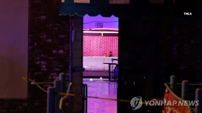 21일(현지시간) 미국 캘리포니아주 몬터레이 파크에서 총기난사 사건이 발생한 장소를 찍은 영상 캡처. 로이터 연합뉴스