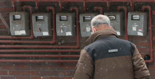 지난 26일 서울 시내 가스계량기 모습. 연합뉴스