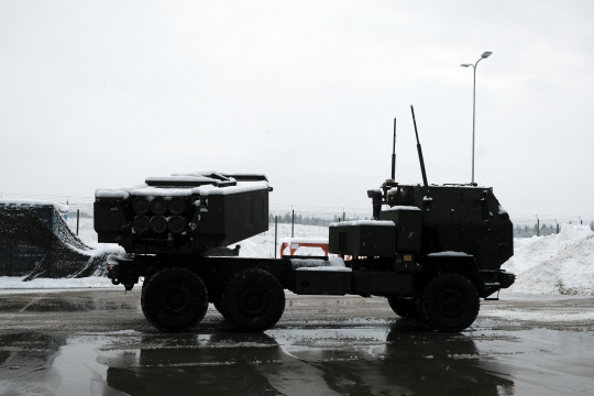 미국 고속기동포병로켓시스템(HIMARS·하이마스). EPA 연합뉴스