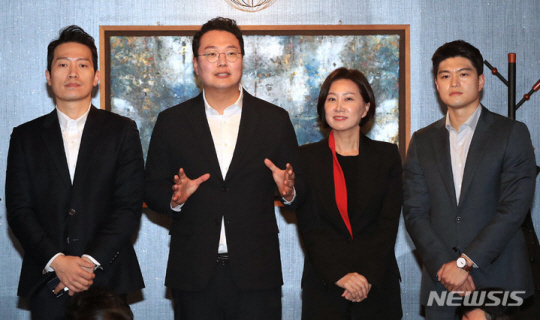 친이준석계 국민의힘 ‘3·8 전당대회’ 후보들이 12일 서울 여의도 한 식당에서 취재진과 오찬간담회를 가졌다.(왼쪽부터)이기인 청년최고위원 후보, 천하람 당대표 후보, 허은아, 김용태 최고위원 후보. 뉴시스