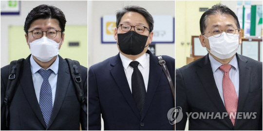김학의 전 법무부 차관 불법 출국금지에 관여한 혐의로 기소된 이규원 검사(왼쪽부터)와 이광철 전 청와대 민정비서관, 차규근 전 법무연수원 연구위원. 연합뉴스