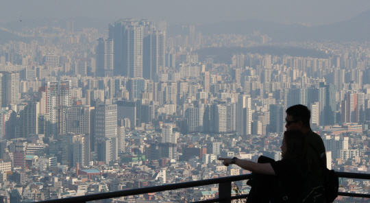 서울 남산에서 바라본 서울 시내 주택가 모습. 뉴시스 자료사진