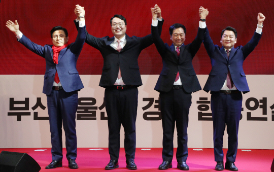 국민의힘 당 대표 후보인 황교안(왼쪽부터) 전 대표, 천하람 전남 순천갑 당협위원장, 김기현 의원, 안철수 의원. 뉴시스