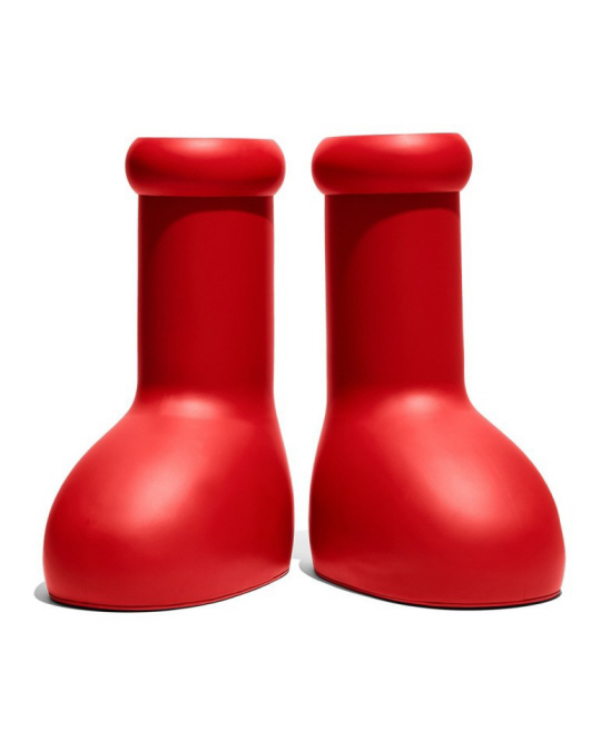 MSCHF가 출시한 ‘빅 레드 부츠’