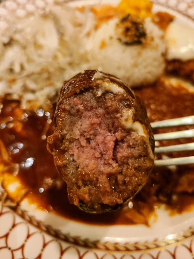 관훈맨션의 ‘햄버그스테이크’.