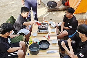“교실떠나 야영하며 ‘어울림’ 알고… 스포츠 데이엔 ‘지는 법’도 배워”[선생님 선생님 우리 선생님]