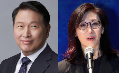 최태원(왼쪽) SK그룹 회장과 노소영 아트센터 나비 관장
