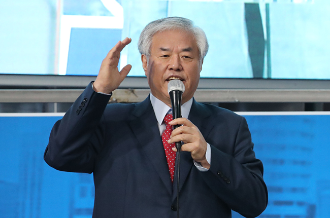 전광훈 사랑제일교회 목사가 연단에서 발언하는 모습. 뉴시스