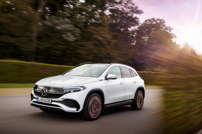 메르세데스-벤츠 EQA