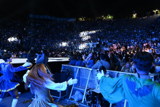 연세대 축제 ‘아카라카’ 현장. 연세대 응원단 홈페이지 캡처
