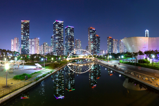 G타워전망대에서 바라본 인천 송도센트럴파크. 인천시청 제공