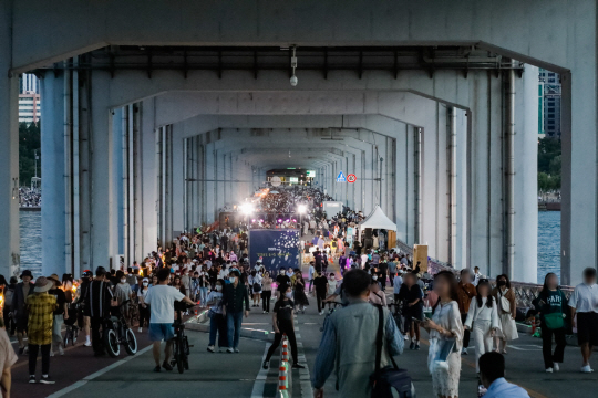 오는 7일부터 잠수교에서 ‘2023 차 없는 잠수교 뚜벅뚜벅 축제’가 매주 일요일마다 열린다. 서울시청 제공.