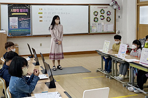 대충 써도 ‘쌍따봉’… 칭찬은 초등학생도 詩 쓰게 만든다[선생님 선생님 우리 선생님]