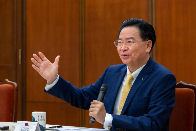 우자오세 대만 외교부장(장관)이 지난 9일 외신기자 대상 기자회견에서 발언하고 있다. 대만 외교부제공