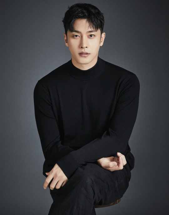 배우 성훈