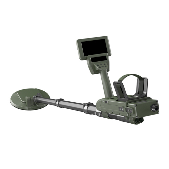 우크라이나가  지원을 요청한 것으로 알려진, 지표투과레이더(GPR) 기술이 적용된 한화시스템의 휴대용 신형 지뢰탐지기(PRS-20K)는 목함지뢰도 탐지할 수 있다. 방위사업청 제공