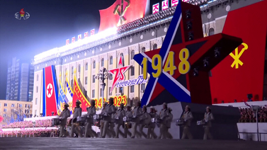 지난 2월 8일 평양 김일성광장에서 열린 조선인민군 창건 75주년 열병식 모습. 조선중앙TV 캡처 뉴시스