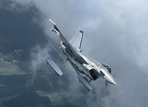 독일 공군 전투기에서 타우러스 미사일이 발사되는 모습. 타우러스 시스템즈 제공