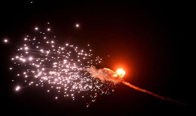 러시아군 드론이 우크라이나 상공에서 격추되는 모습. AFP·연합뉴스