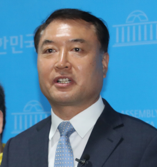 뉴시스