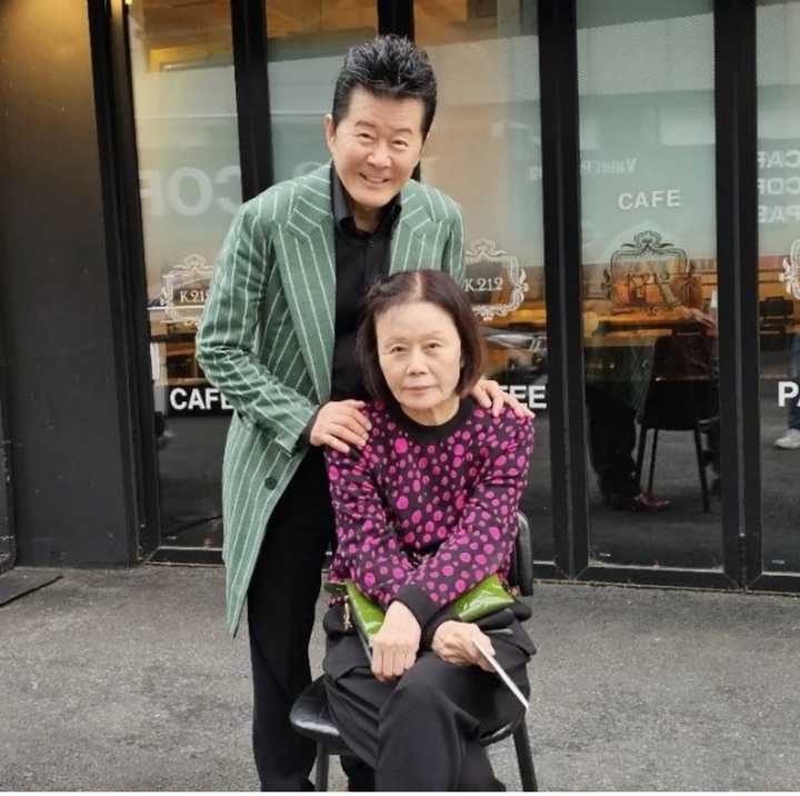 [서울=뉴시스] 태진아, 이옥형 씨. 2023.06.02. (사진 = 소셜 미디어 캡처)