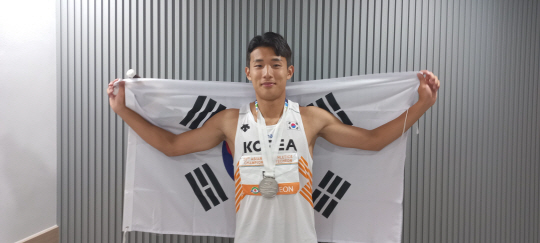 배건율은 경기 후 기자와의 인터뷰에서 "메달은 기대하지 않았다"면서 "개인기록을 달성해 후련하고, 한국에 첫 은메달을 안겨 기쁘다"고 소감을 말했다.