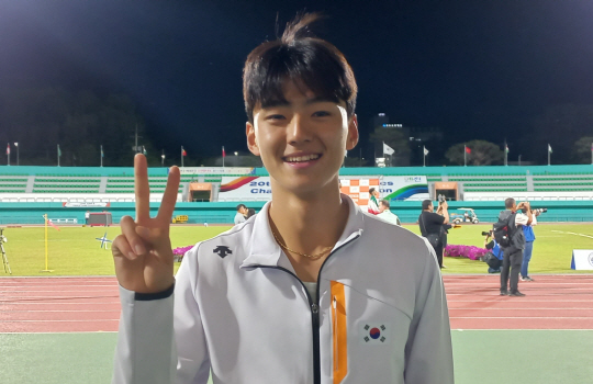대한민국 장거리 육상의 기대주 김태훈(19·한국전력공사)이 4일 저녁 3000m 결승에서 은메달을 딴 후 기자와의 인터뷰에서   "국가가 불러줬으니 젖 먹던 힘까지 냈죠" 라고 말했다.