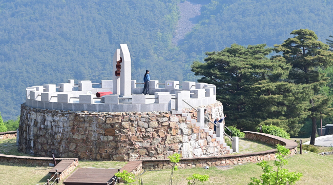 로미지안 가든의 랜드마크 가시버시성(城). 가시버시는 부부를 뜻하는 순우리말이다.