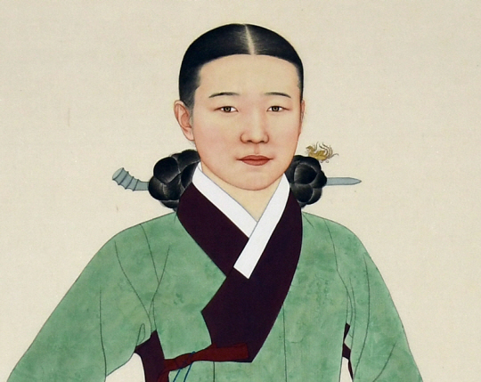 지난달 25일 새로 공개된 전북 남원시 춘향사당의 ‘춘향 영정’. 춘향전을 토대로 한 17세 안팎의 한국적 여인상을 모델로  의복과 머리 모양 등을 고증해 제작된 것으로 알려졌다. 남원시 제공