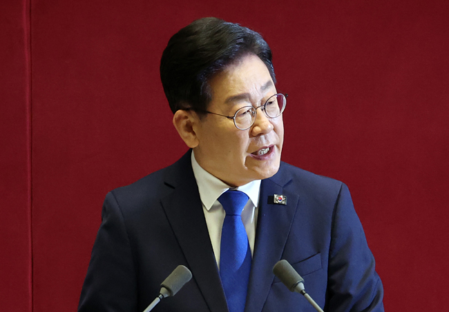 이재명 더불어민주당 대표가 19일 국회에서 교섭단체 대표연설을 하고 있다. 연합뉴스