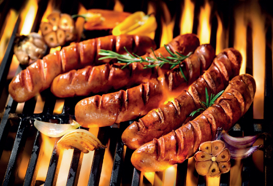 동원F&B 직화구이 브랜드 ‘그릴리’ 직화 후랑크. 동원F&B 제공