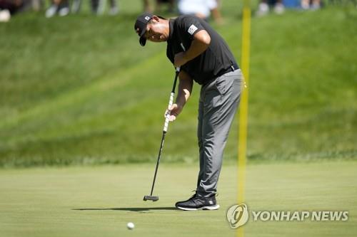 브룸스틱 퍼터를 사용해 버디 9개를 뽑아낸 안병훈.[AP=연합뉴스]