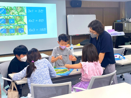 양천구 여름방학 초등 체험교실 특강 수업이 진행되고 있다. 양천구청 제공.