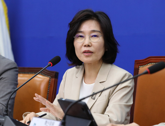 뉴시스