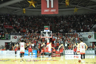 KGC인삼공사와 SK가 격돌한 2022∼2023시즌 챔피언결정전. KBL 제공