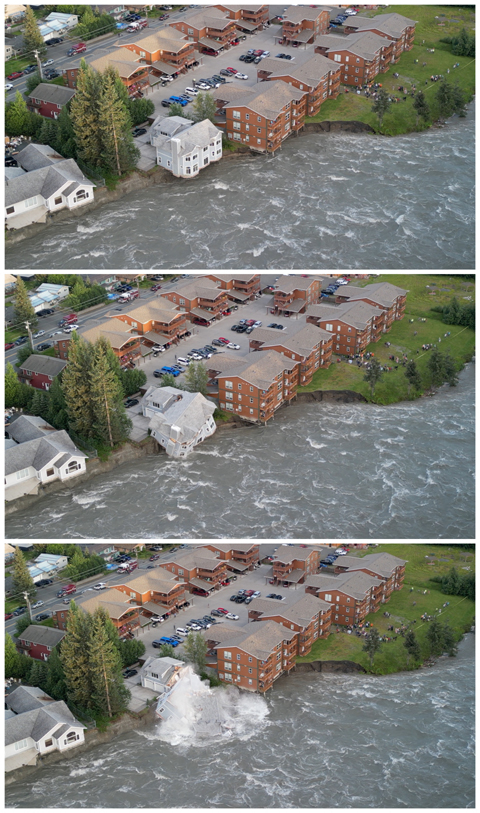 5일(현지시간) 미국 알래스카주 주도 주노시의 집 한 채가 빙하 붕괴로 불어난 강물에 휩쓸리고 있다. 소셜미디어 동영상 캡처. 로이터 연합뉴스