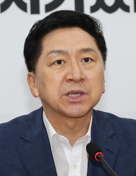 김기현 국민의힘 대표가 7일 오전 서울 여의도 국회에서 열린 최고위원회의에서 발언하고 있다. 연합뉴스