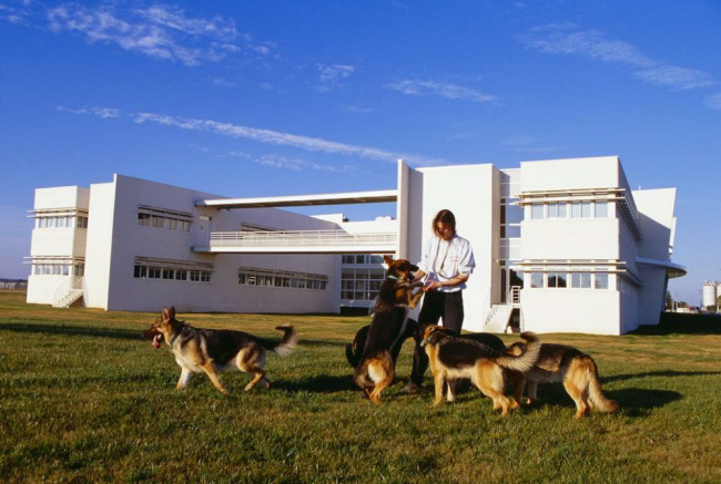 영양학 기반 펫푸드를 92개국에 공급해 약 2조 원의 연 매출을 올리는 것으로 알려진 로얄캐닌 캠퍼스(프랑스) 전경.  농림축산식품부 제공