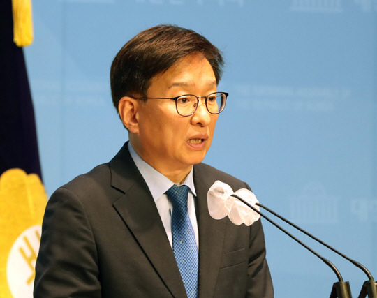 뉴시스