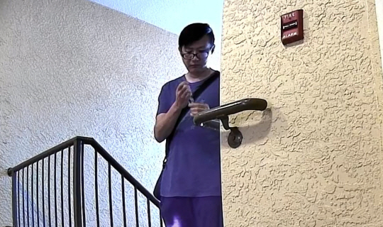 쉬밍 리가 주사기에 유독물질을 넣는 모습. USA 투데이 X 계정 캡처