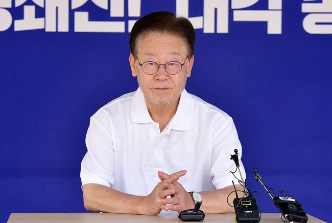 뉴시스