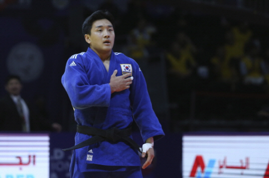 항저우아시안게임 유도 남자 81㎏급에서 은메달을 확보한 이준환. AP 뉴시스