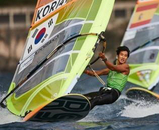 항저우아시안게임 요트 금메달을 획득한 조원우. 대한요트협회 제공