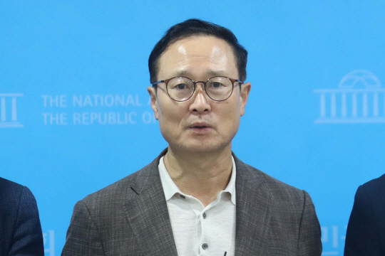 뉴시스