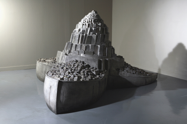 Dream ship 3, 2008, F.R.P, 180×330×330㎝, 성곡미술관 설치. 작가 제공