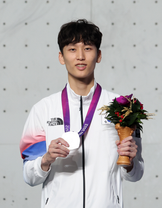 이도현, 스포츠클라이밍 男 콤바인 은메달… 천종원 4위